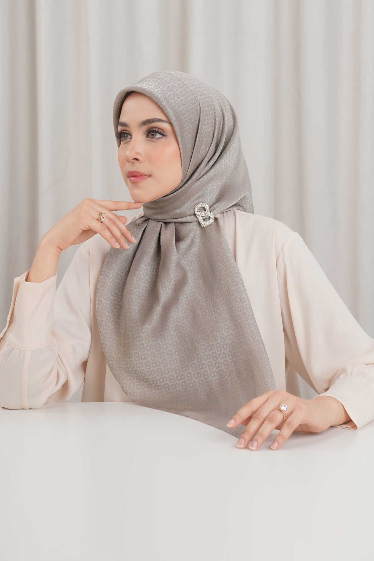 Kelly Jacquard Square - Humus