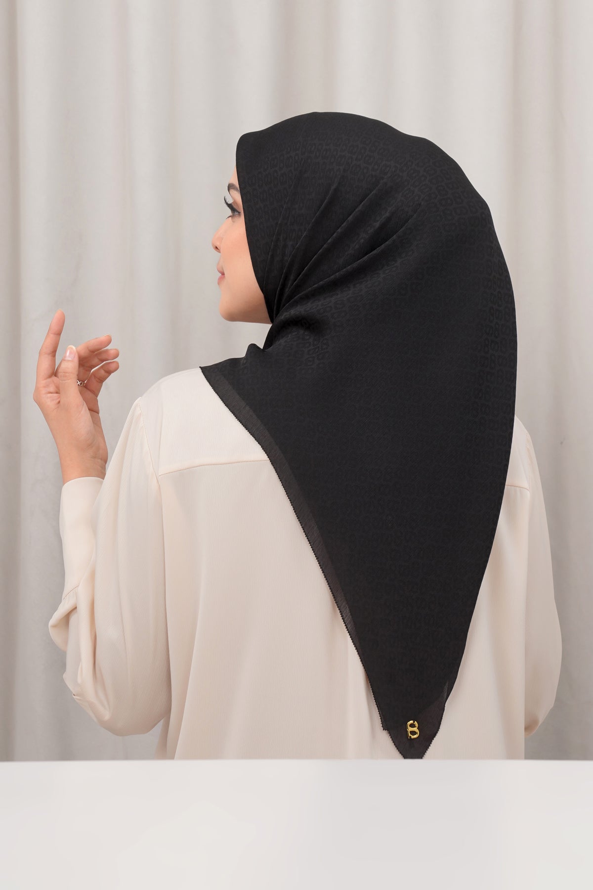 Kelly Jacquard Square - Jet Black