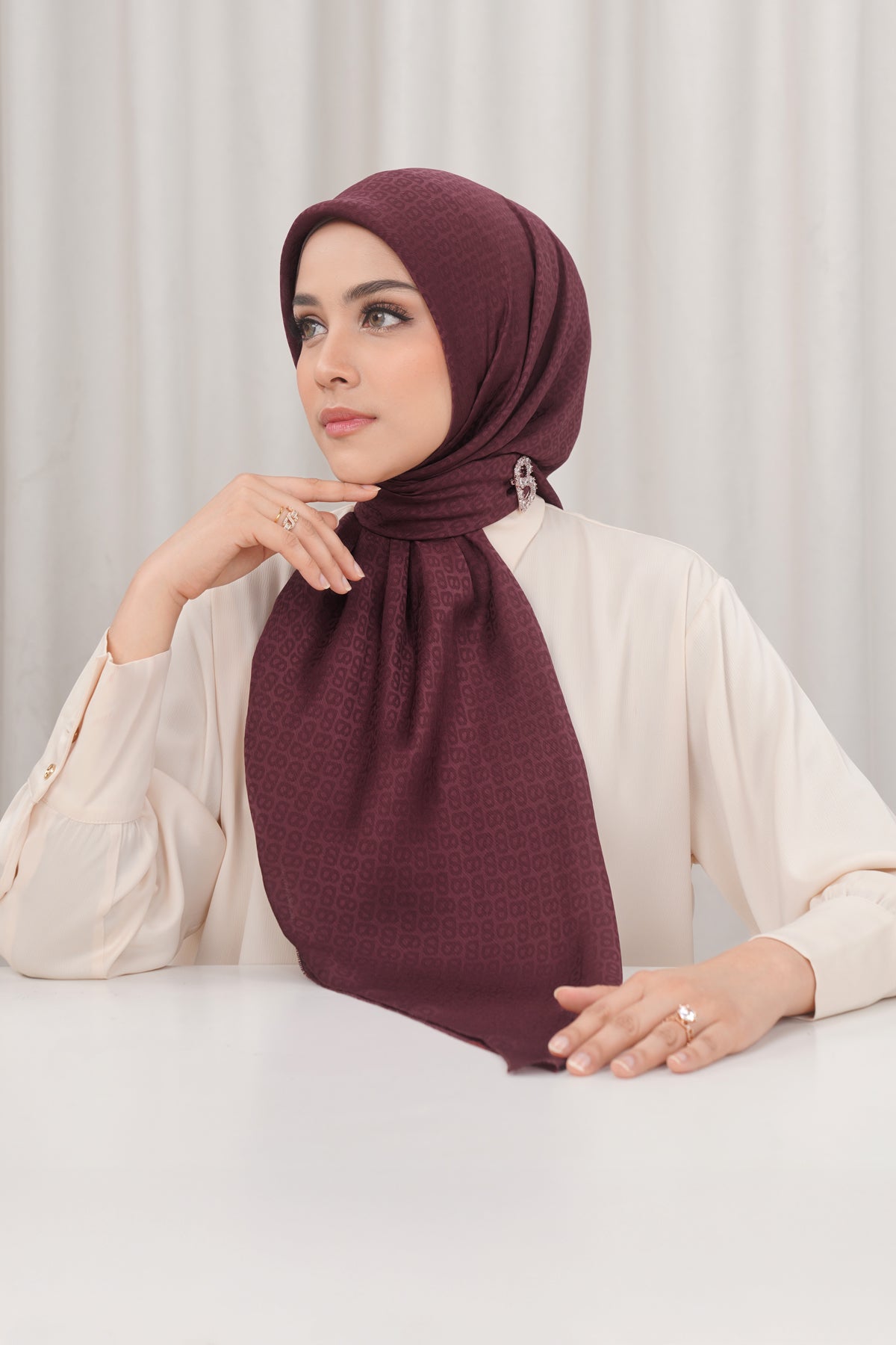 Kelly Jacquard Square - Savvy Red