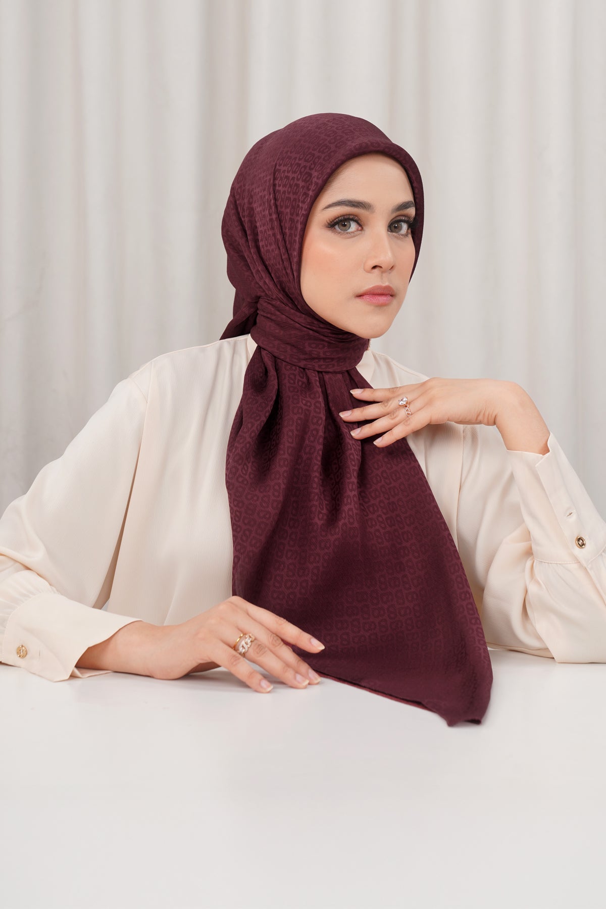 Kelly Jacquard Square - Savvy Red