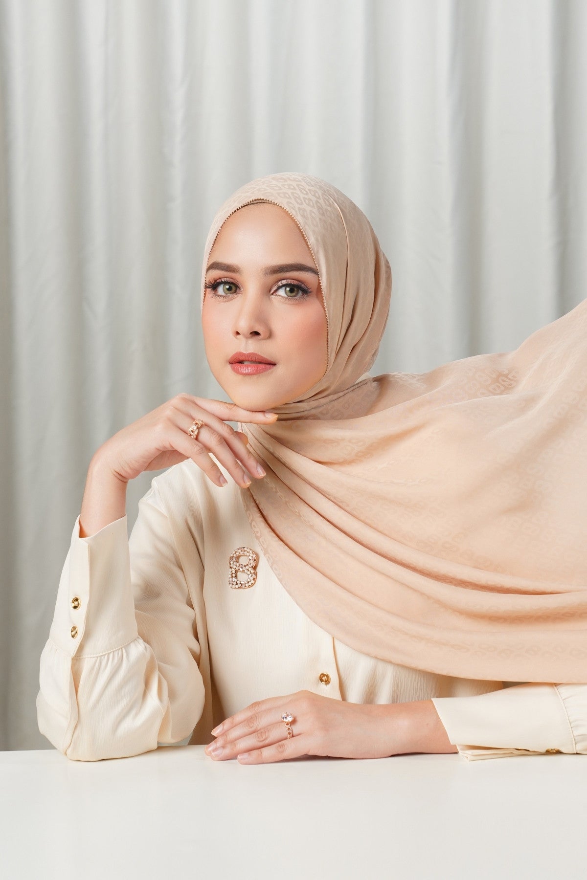 Tapis Satin Jacquard Shawl - Light Taupe