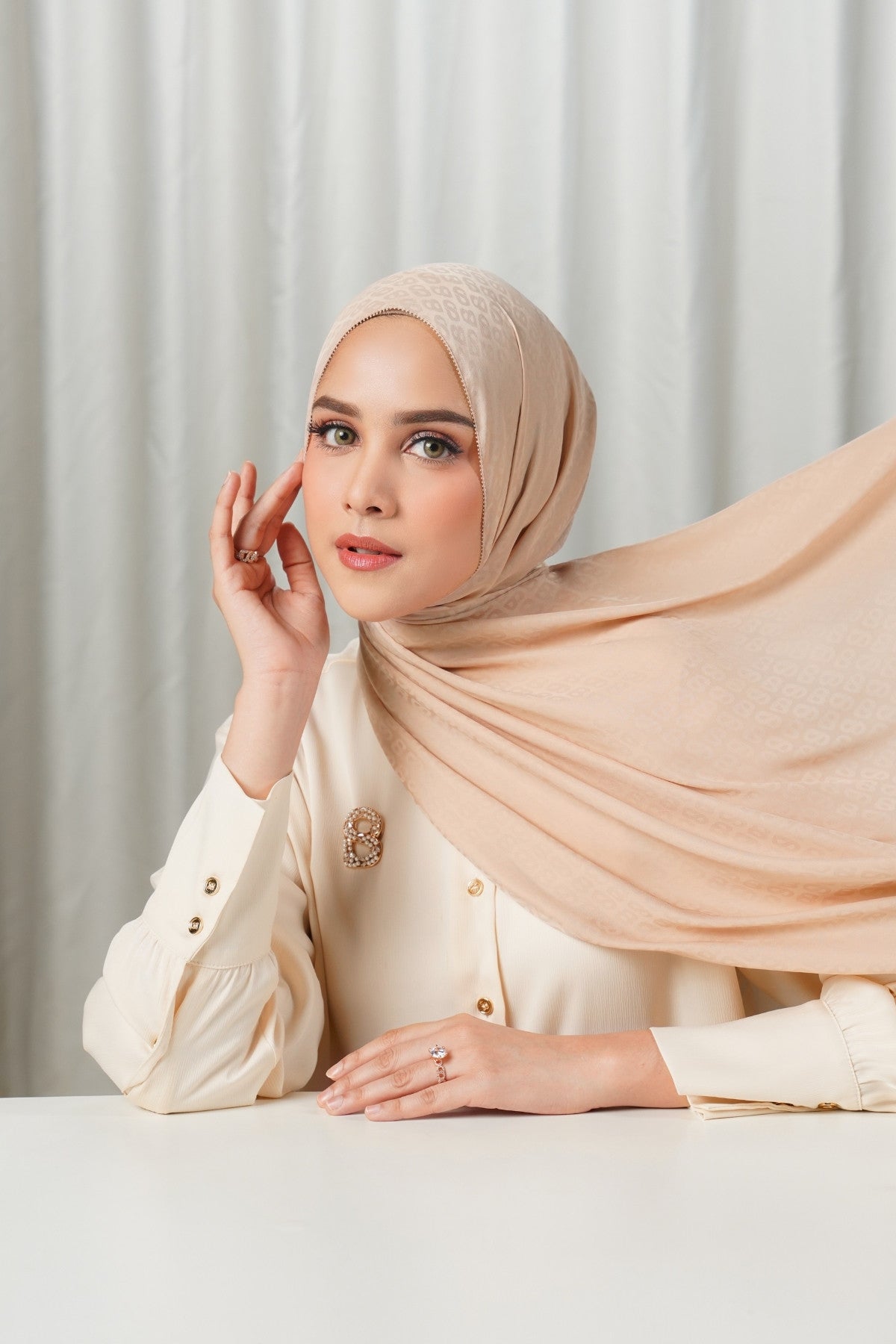 Tapis Satin Jacquard Shawl - Light Taupe