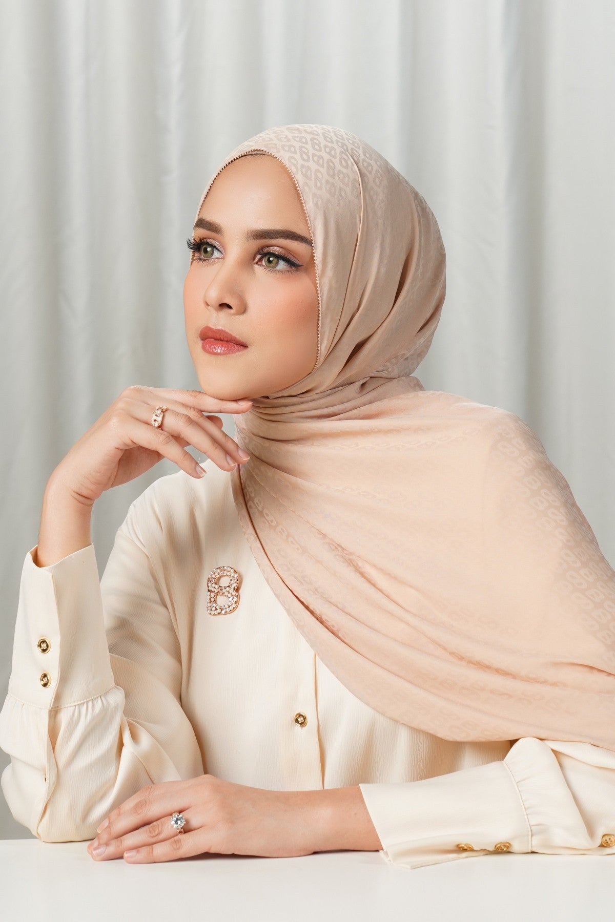 Tapis Satin Jacquard Shawl - Light Taupe