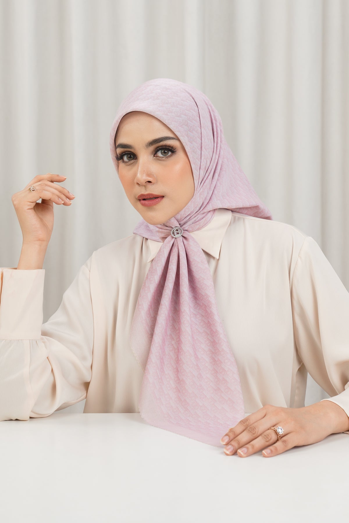 Leena Monogram Square - Pinkish Petal