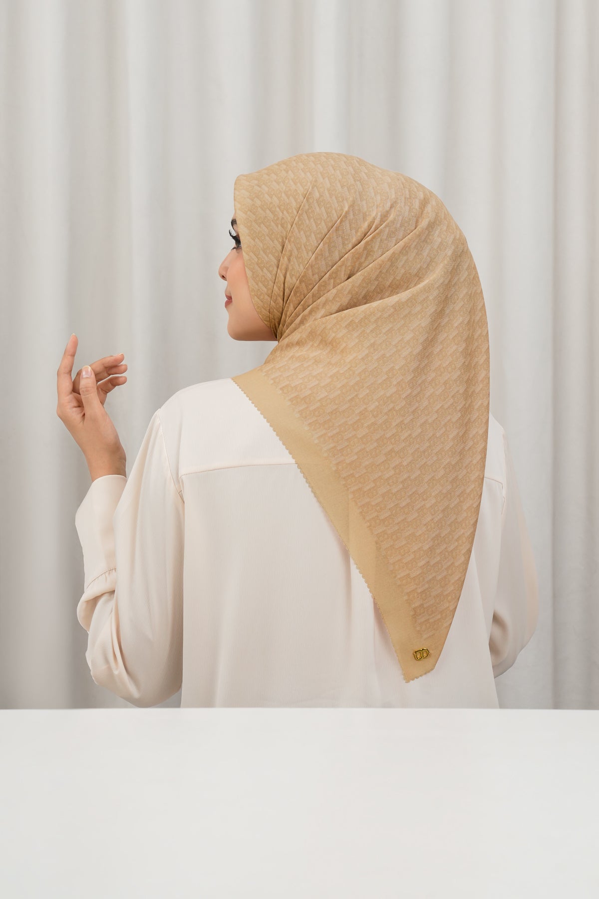 Leena Monogram Square - Sand