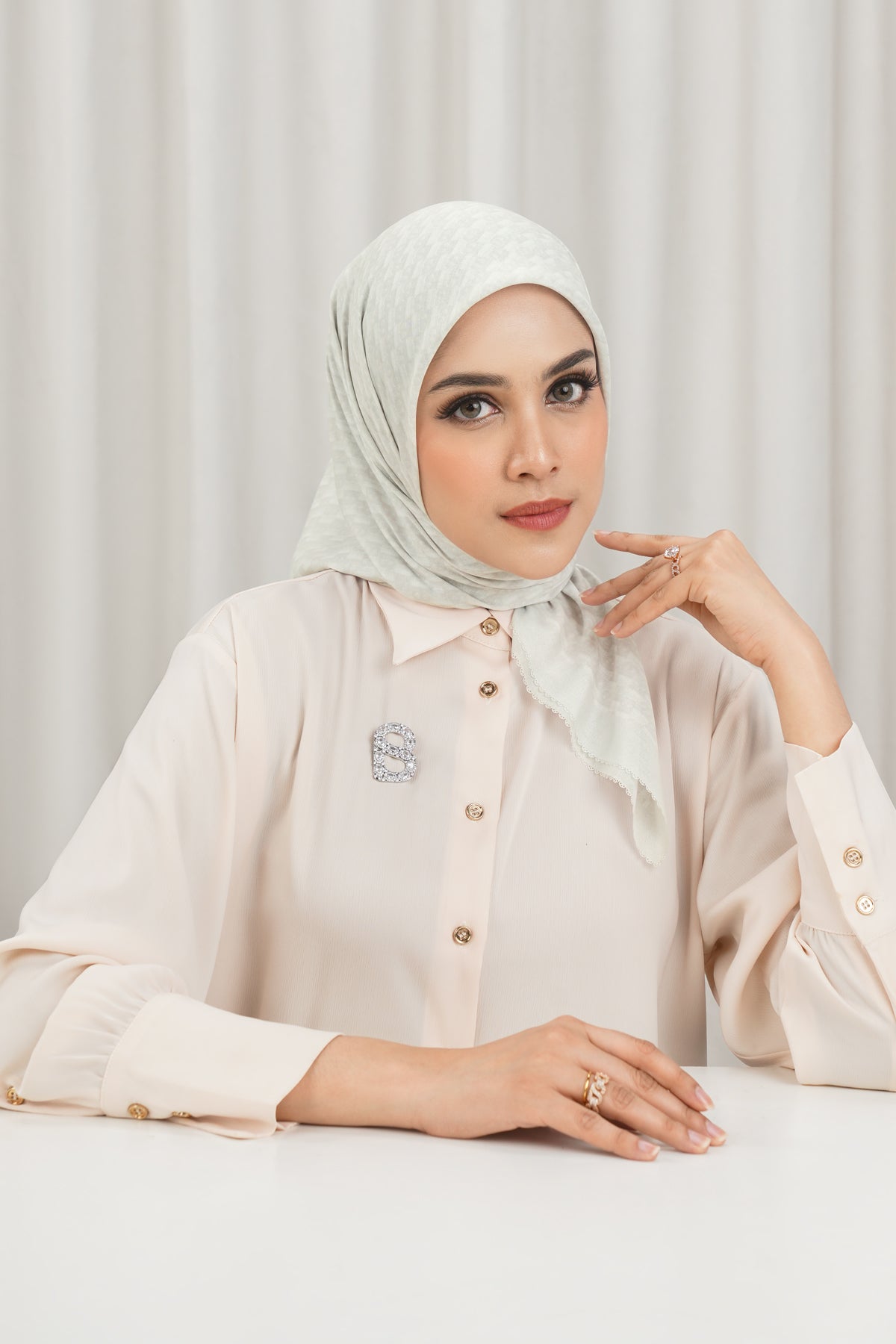 Leena Monogram Square - Stalactite