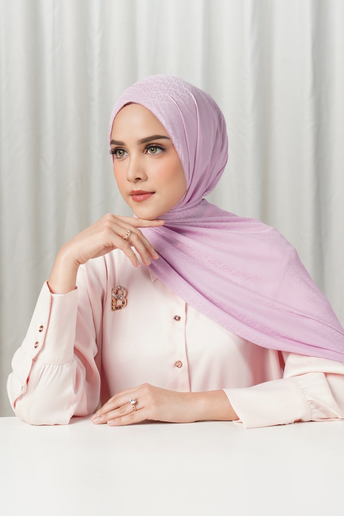 Tapis Satin Jacquard Shawl - Mauve Shadow