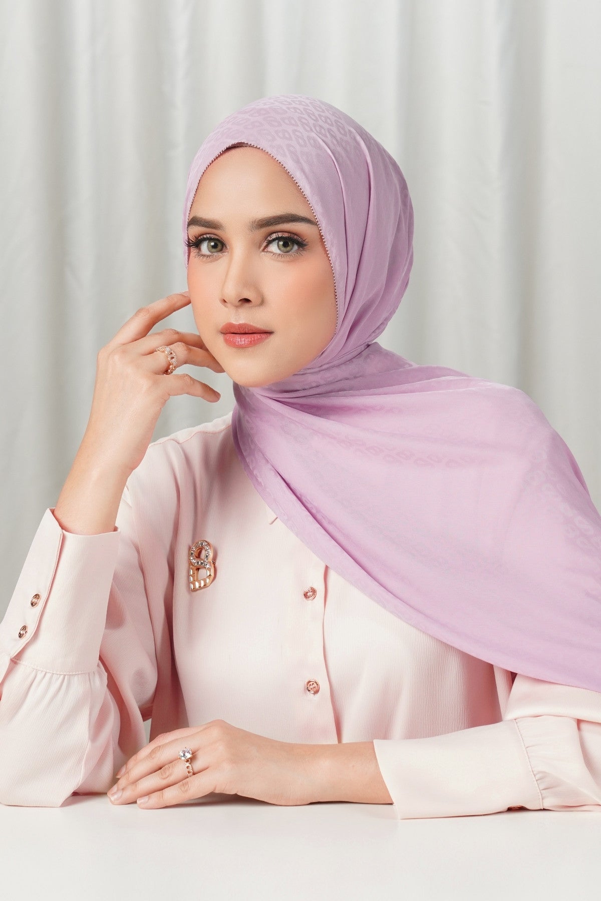 Tapis Satin Jacquard Shawl - Mauve Shadow