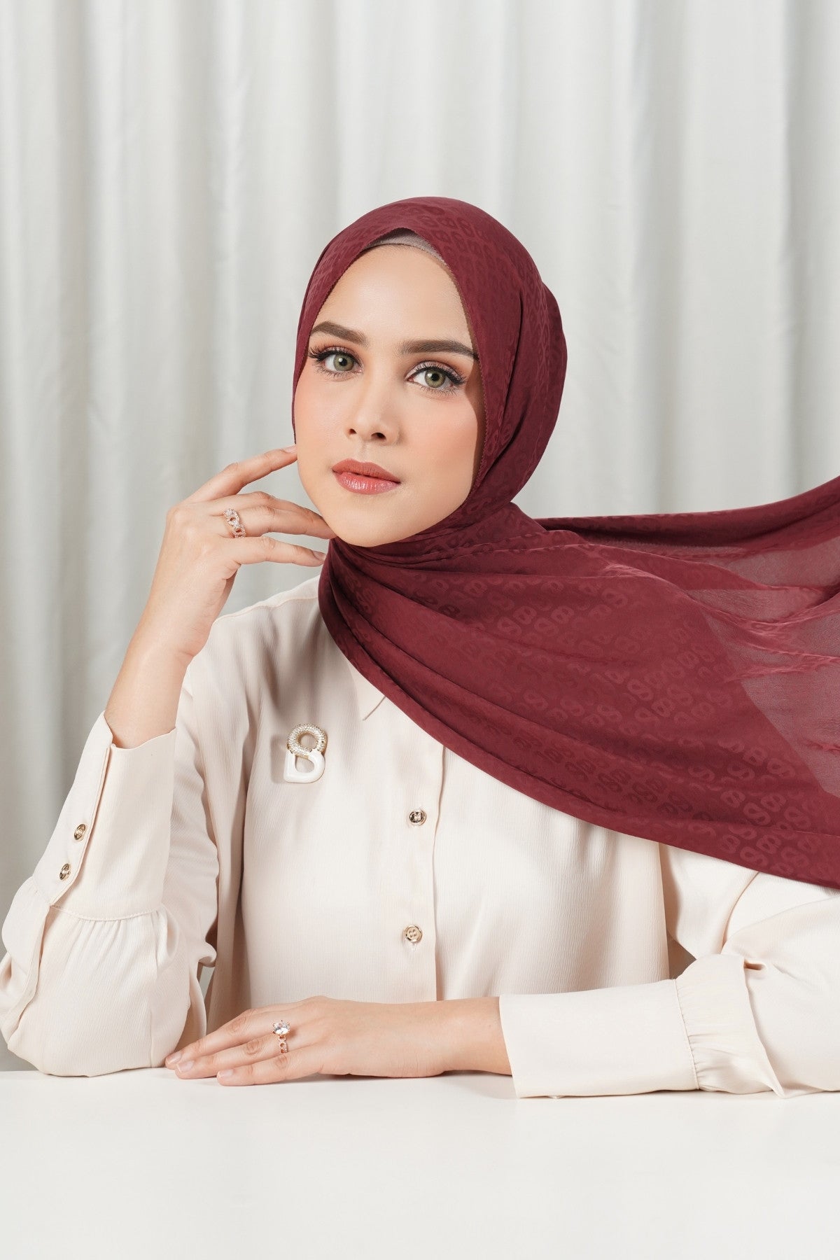 Tapis Satin Jacquard Shawl - New Maroon