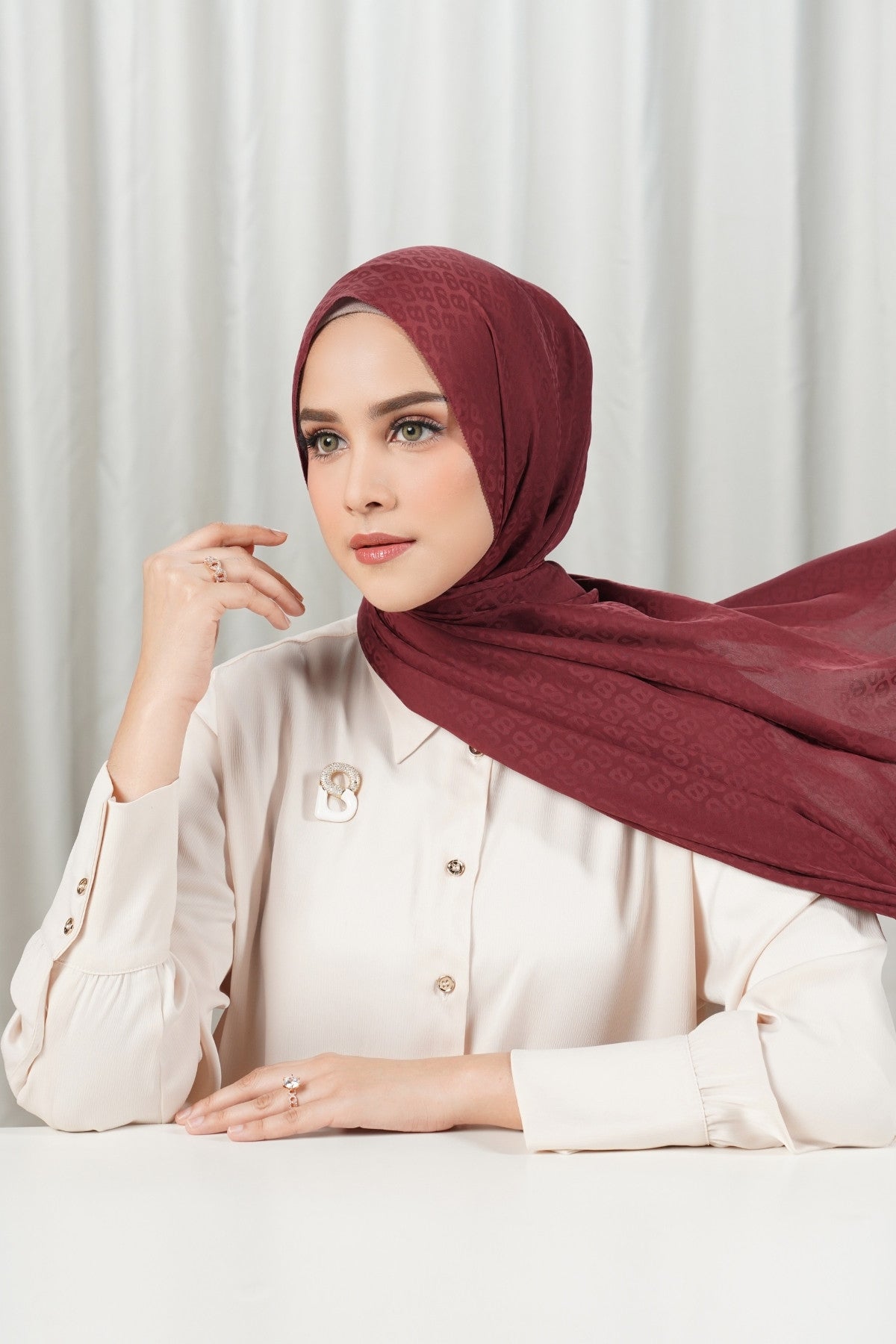 Tapis Satin Jacquard Shawl - New Maroon