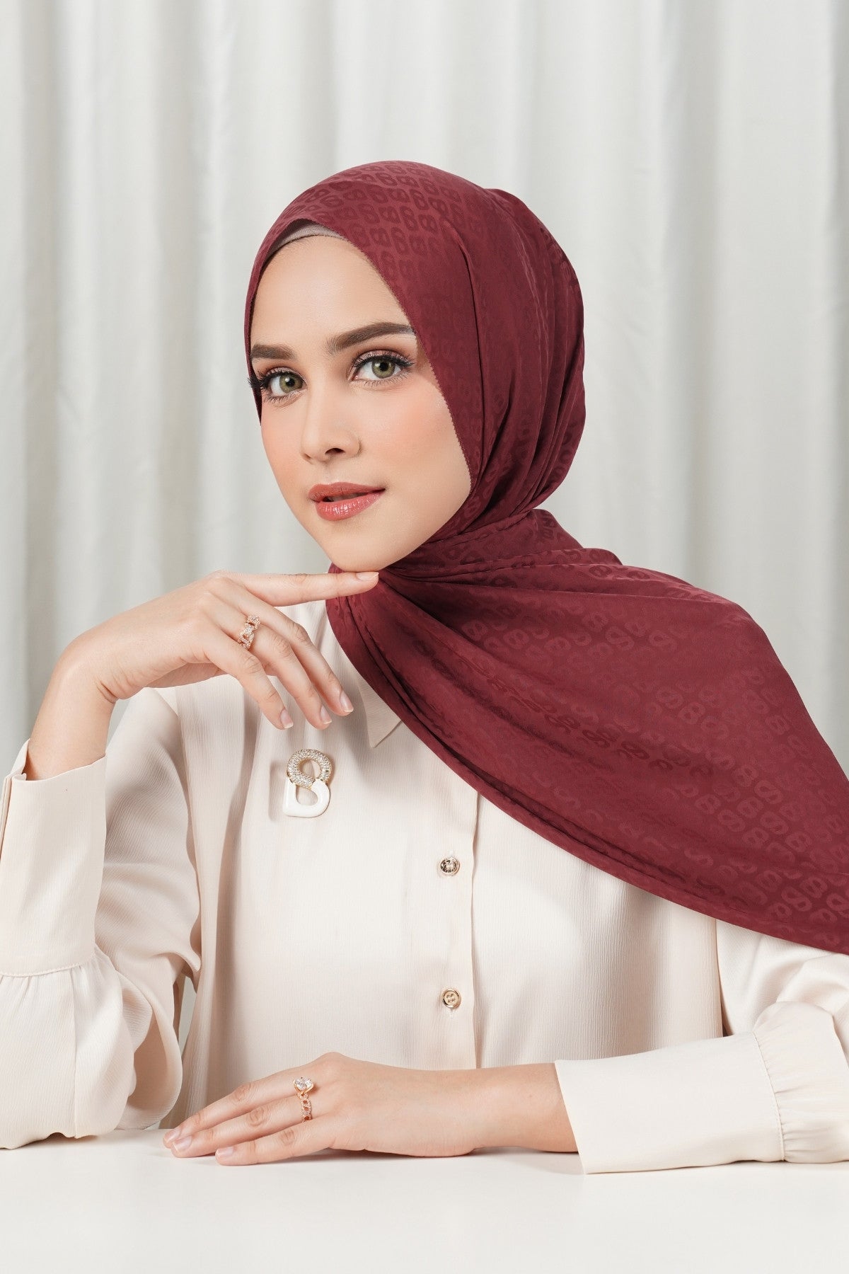 Tapis Satin Jacquard Shawl - New Maroon