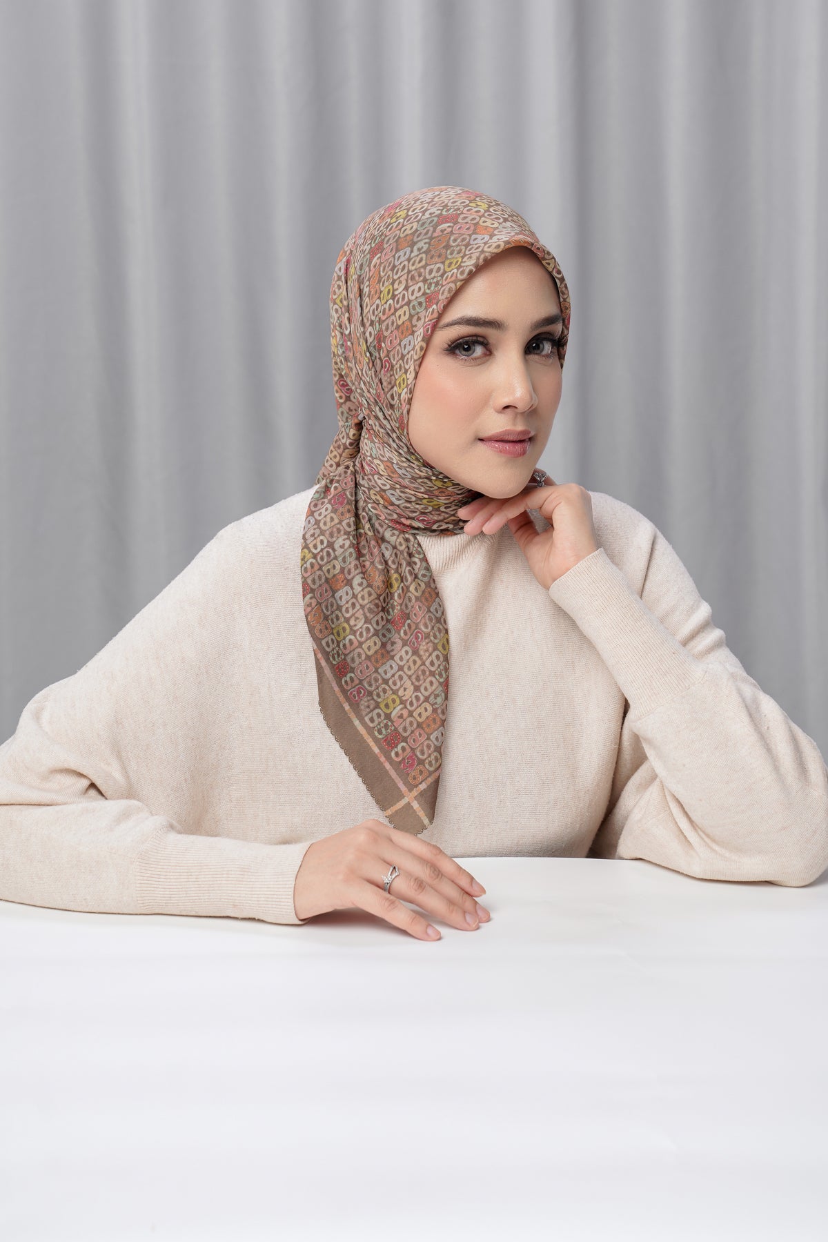 Nagita Square - Chestnut