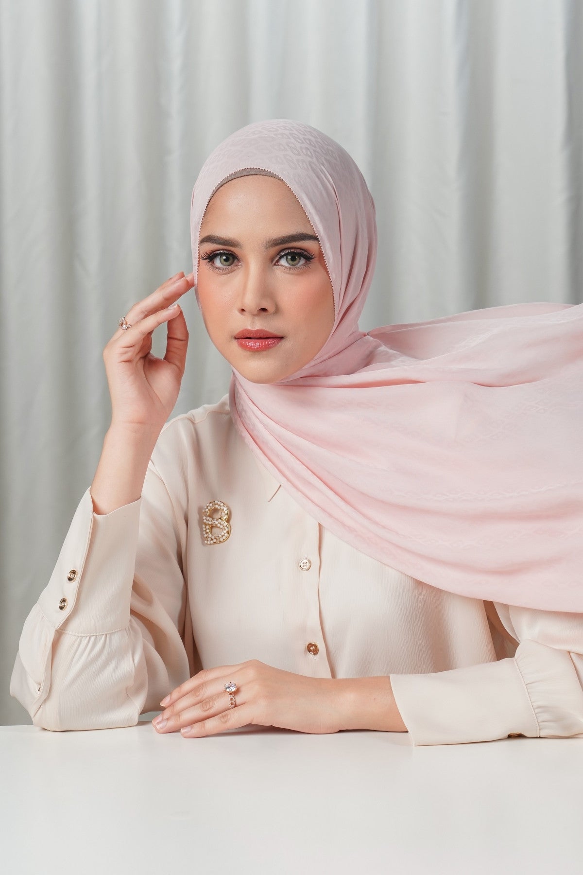 Tapis Satin Jacquard Shawl - Peachskin