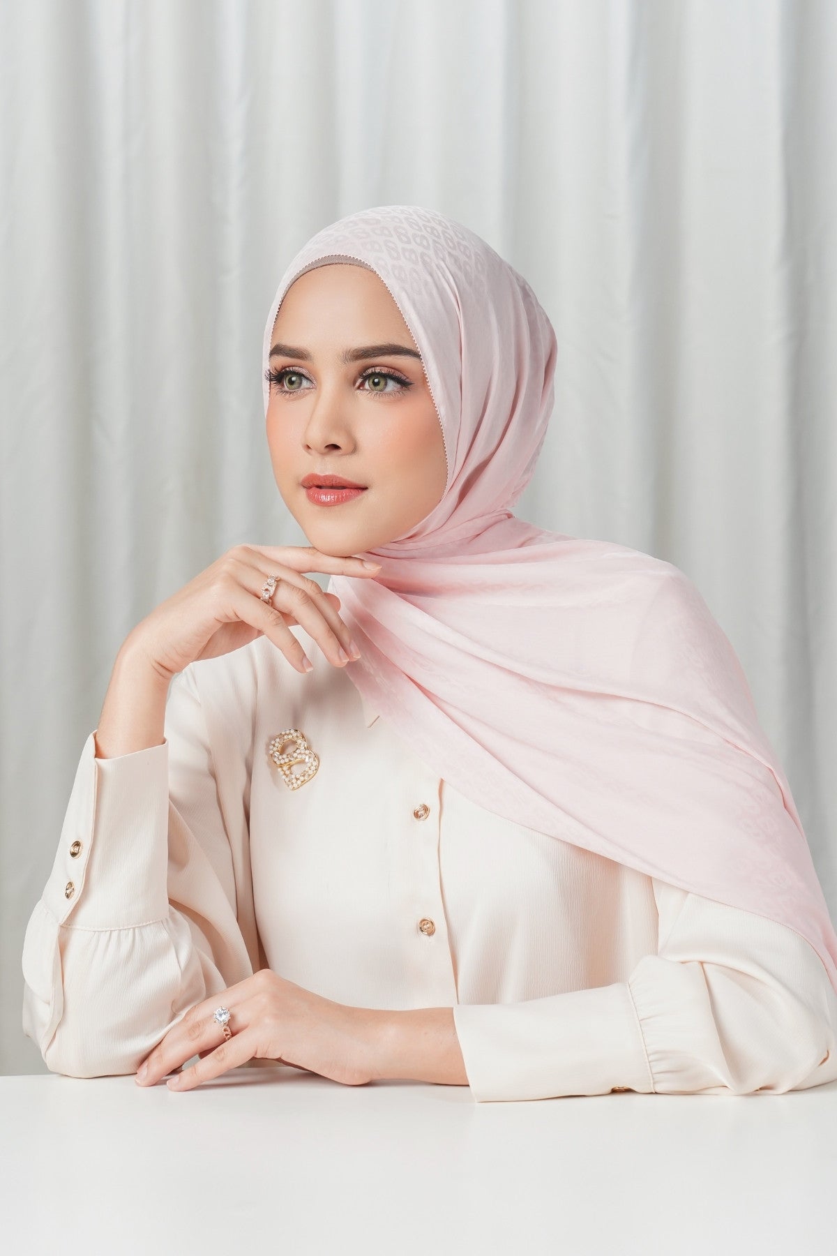 Tapis Satin Jacquard Shawl - Peachskin