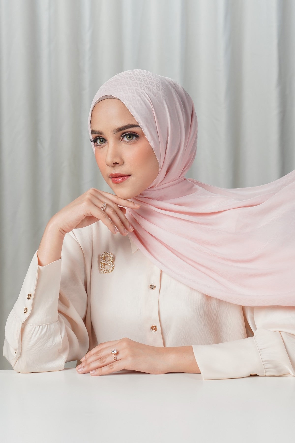 Tapis Satin Jacquard Shawl - Peachskin