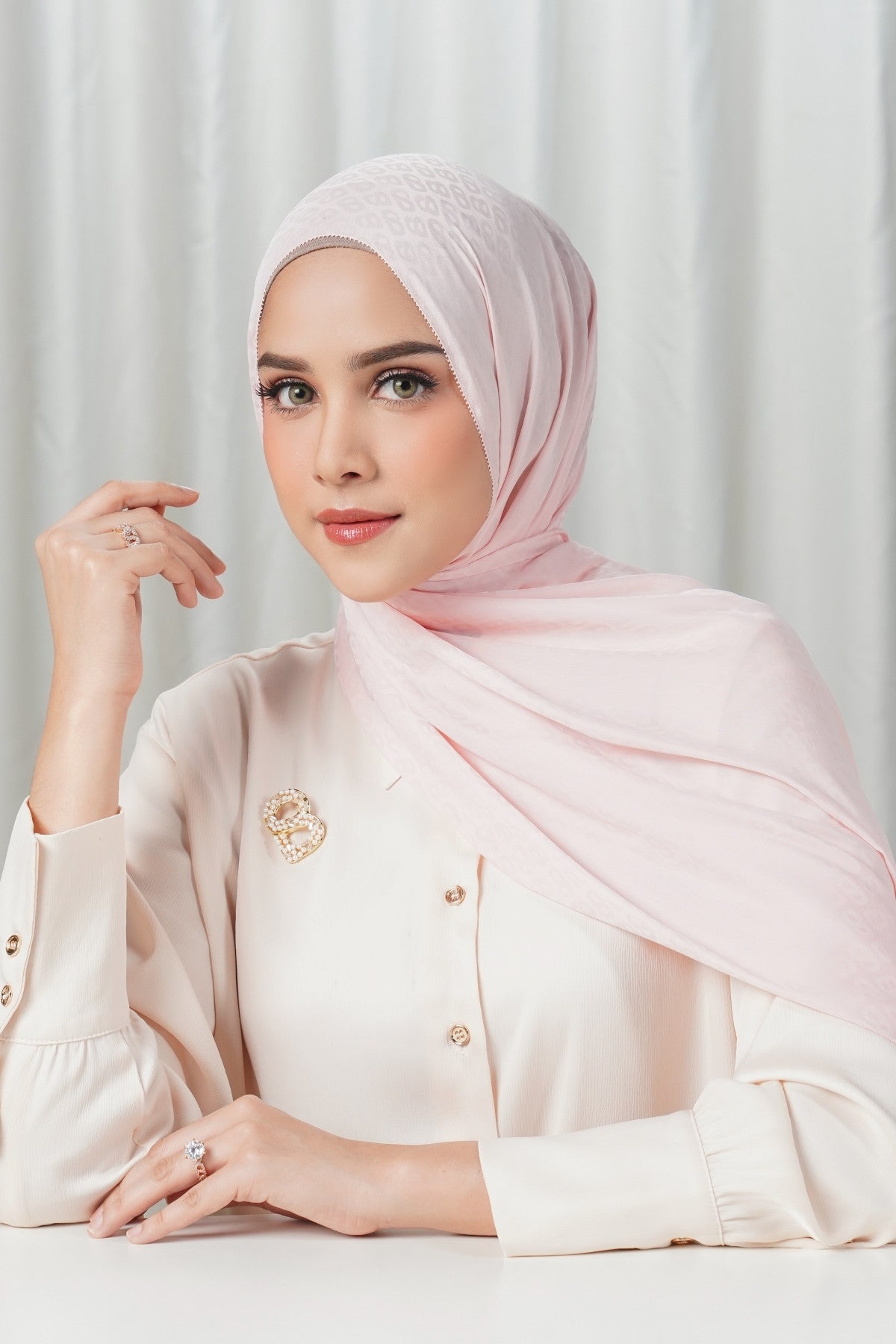 Tapis Satin Jacquard Shawl - Peachskin