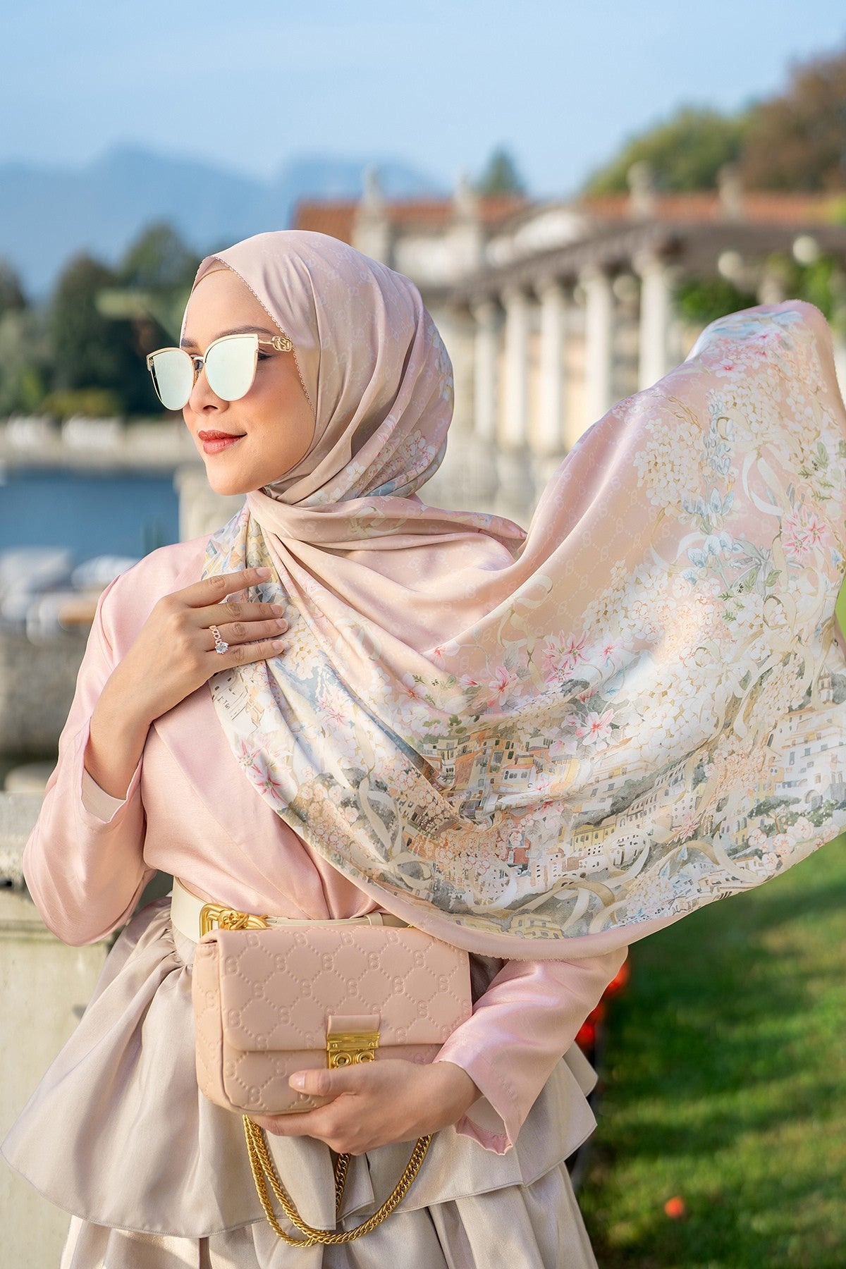 Como Satin Shawl - Road