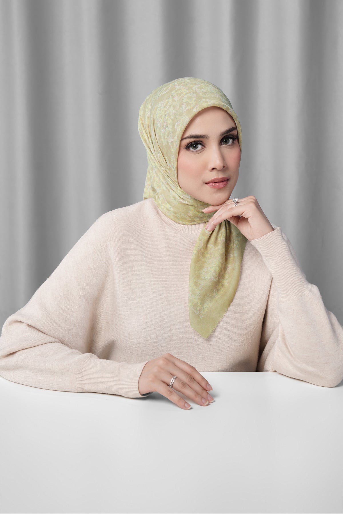 Samla de Fleur Square - Pale Khaki