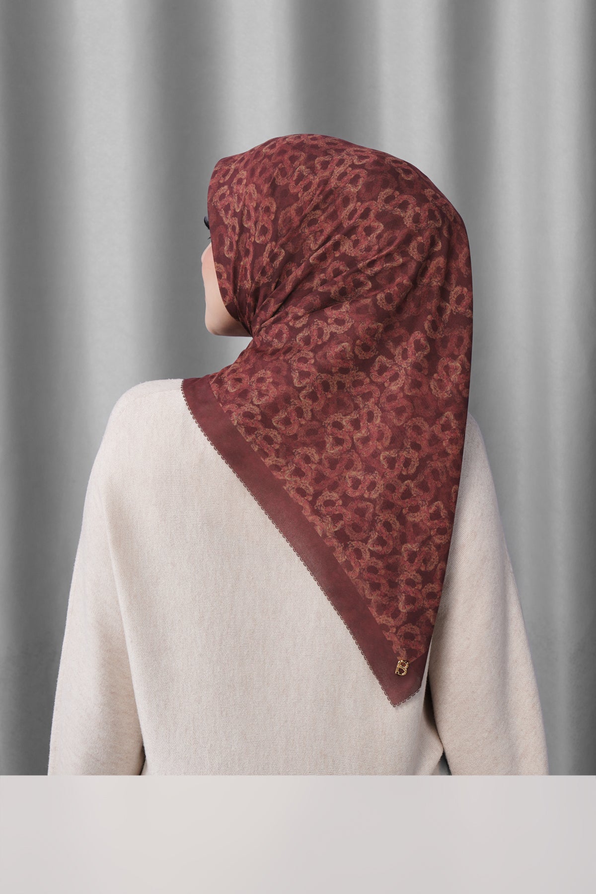 Samla de Fleur Square - Red Mahogany