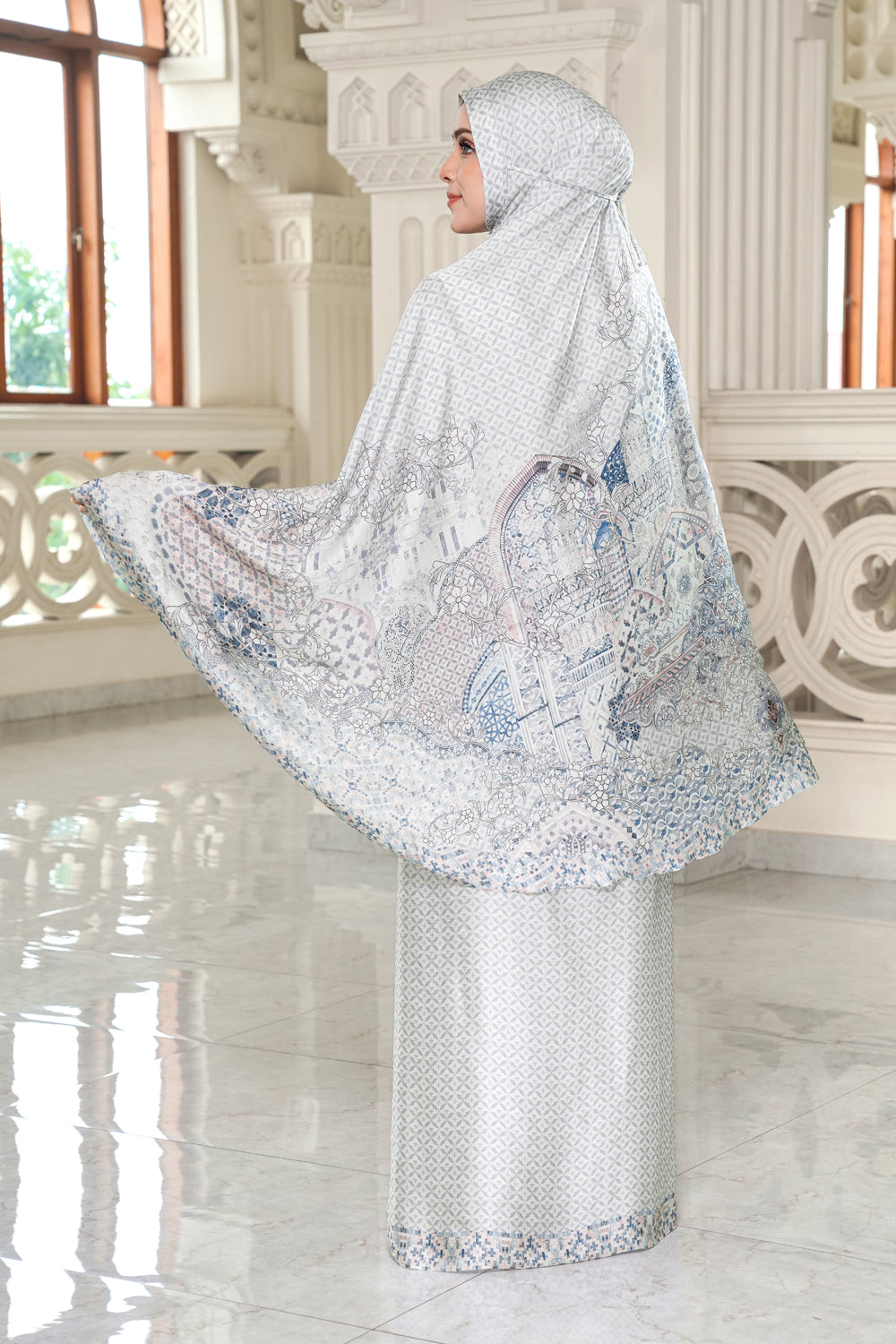 Shamara Prayer Robe - Minaret