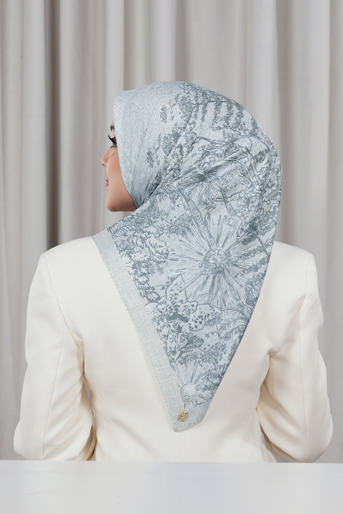 Soleil Voile Square - Lunar