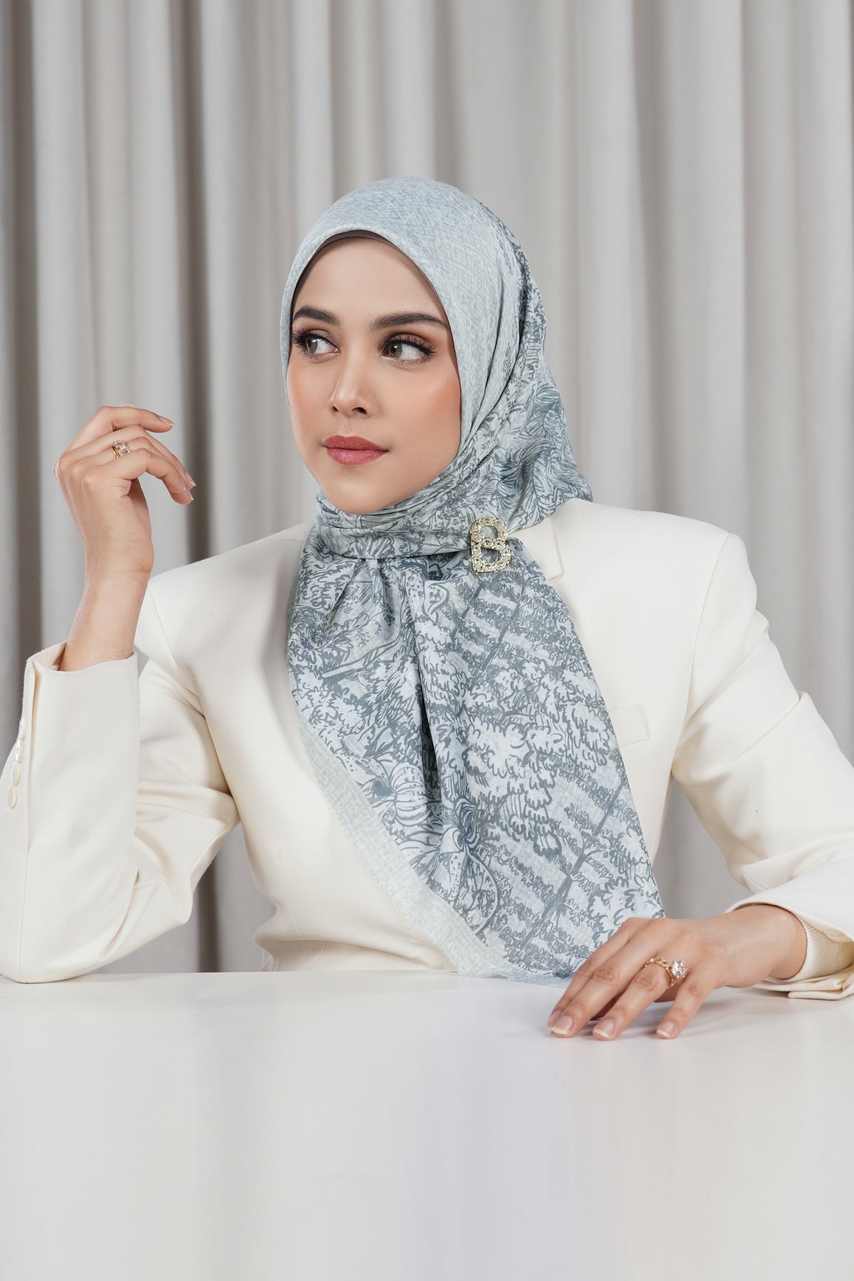 Soleil Voile Square - Lunar