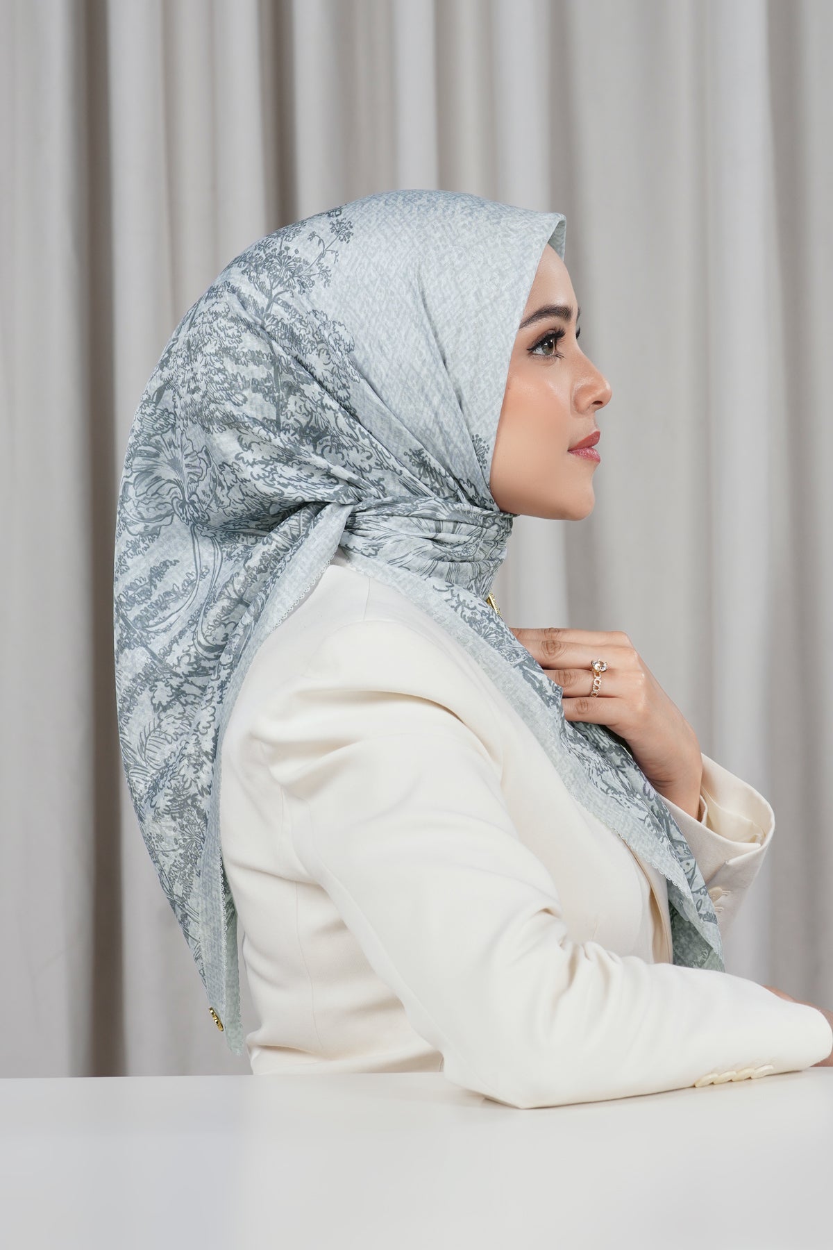 Soleil Voile Square - Lunar