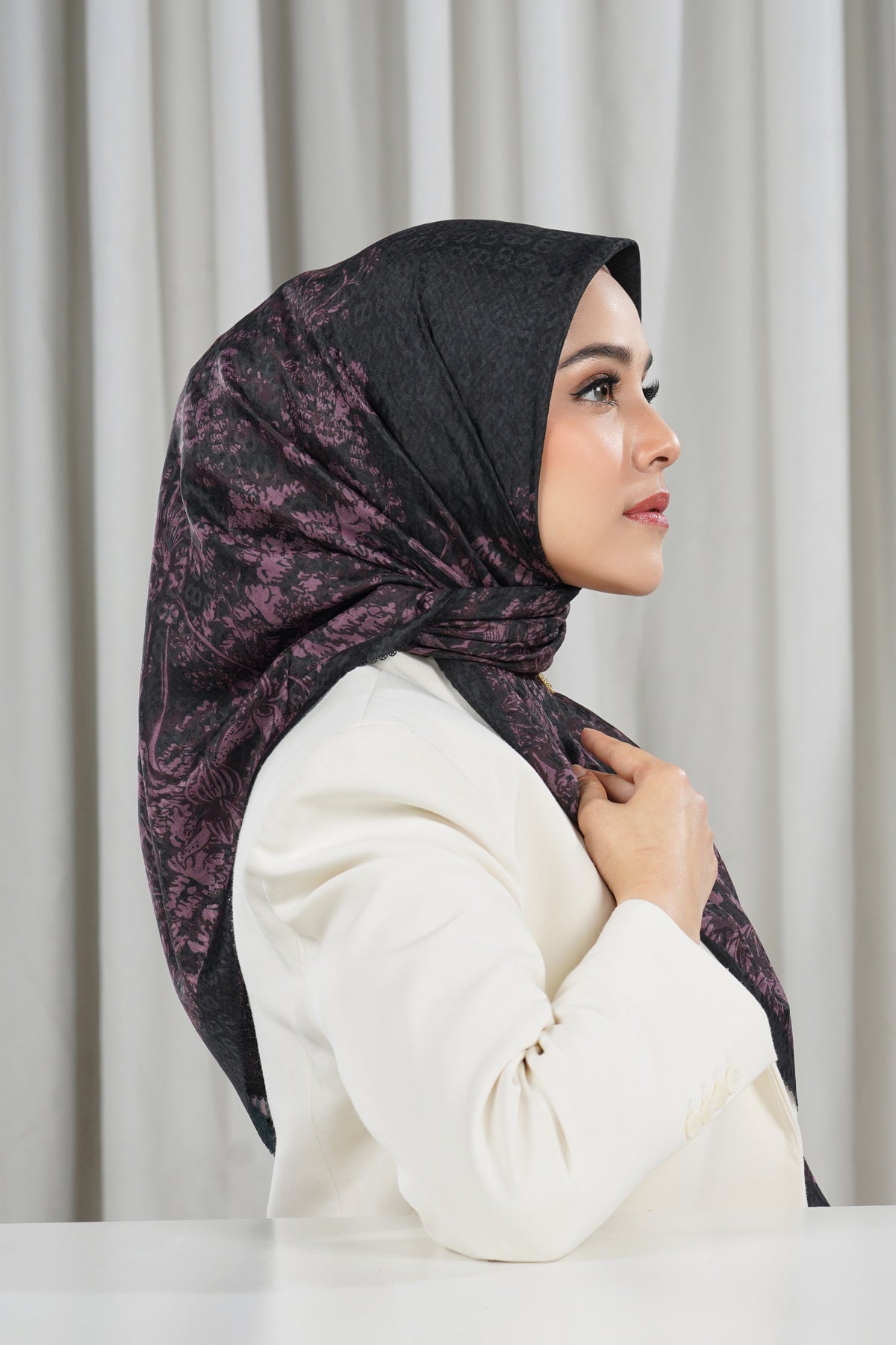 Soleil Voile Square - Velvet