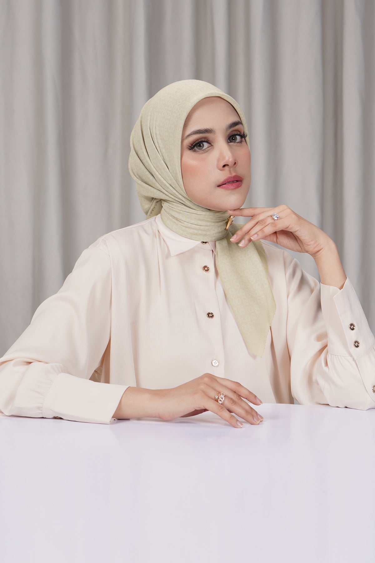 Tapis Square - Angora