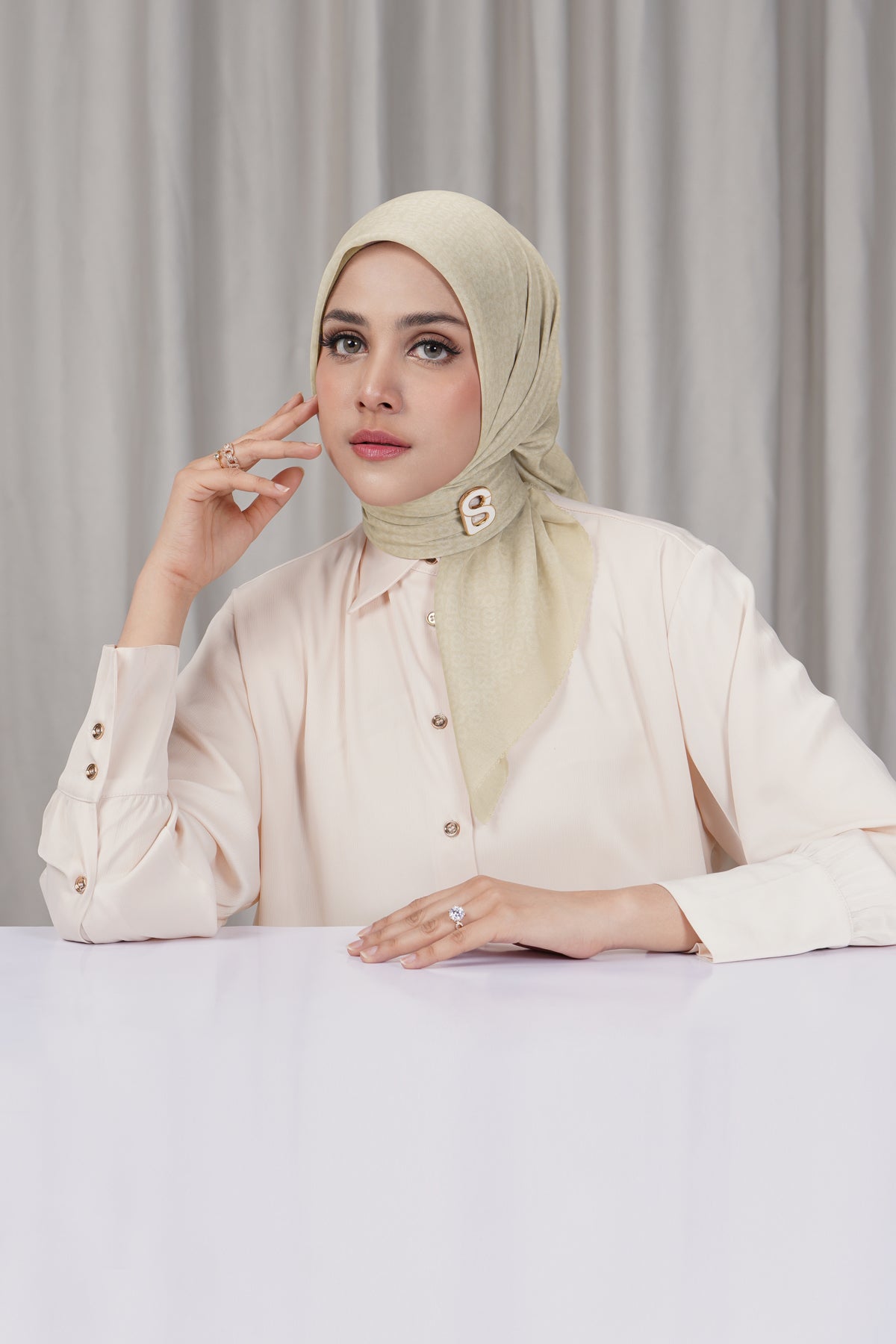 Tapis Square - Angora