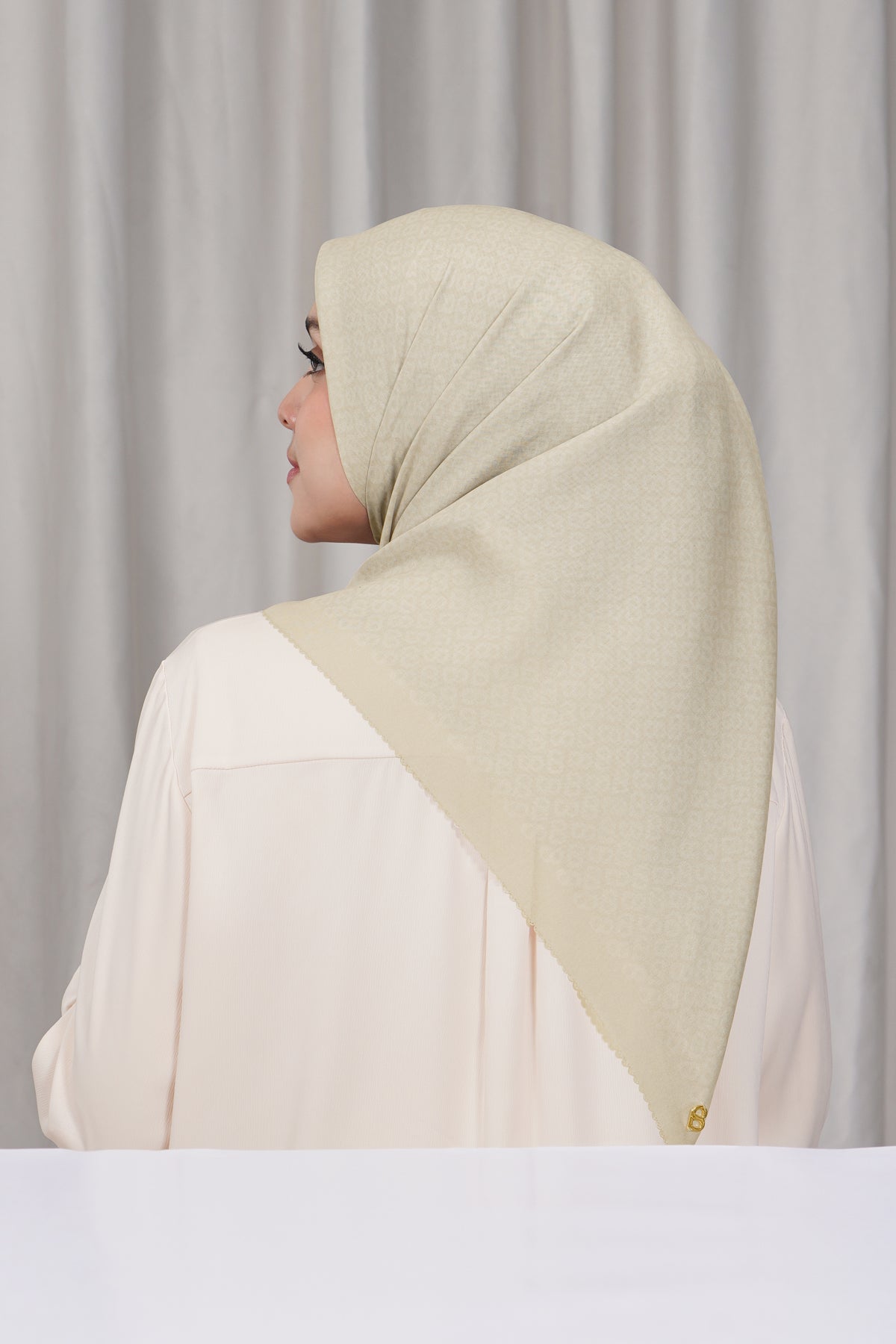 Tapis Square - Angora