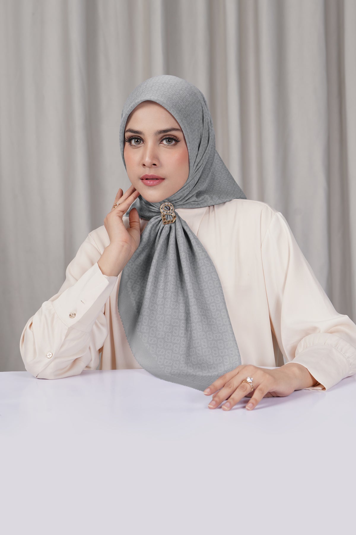 Tapis Square - Alloy