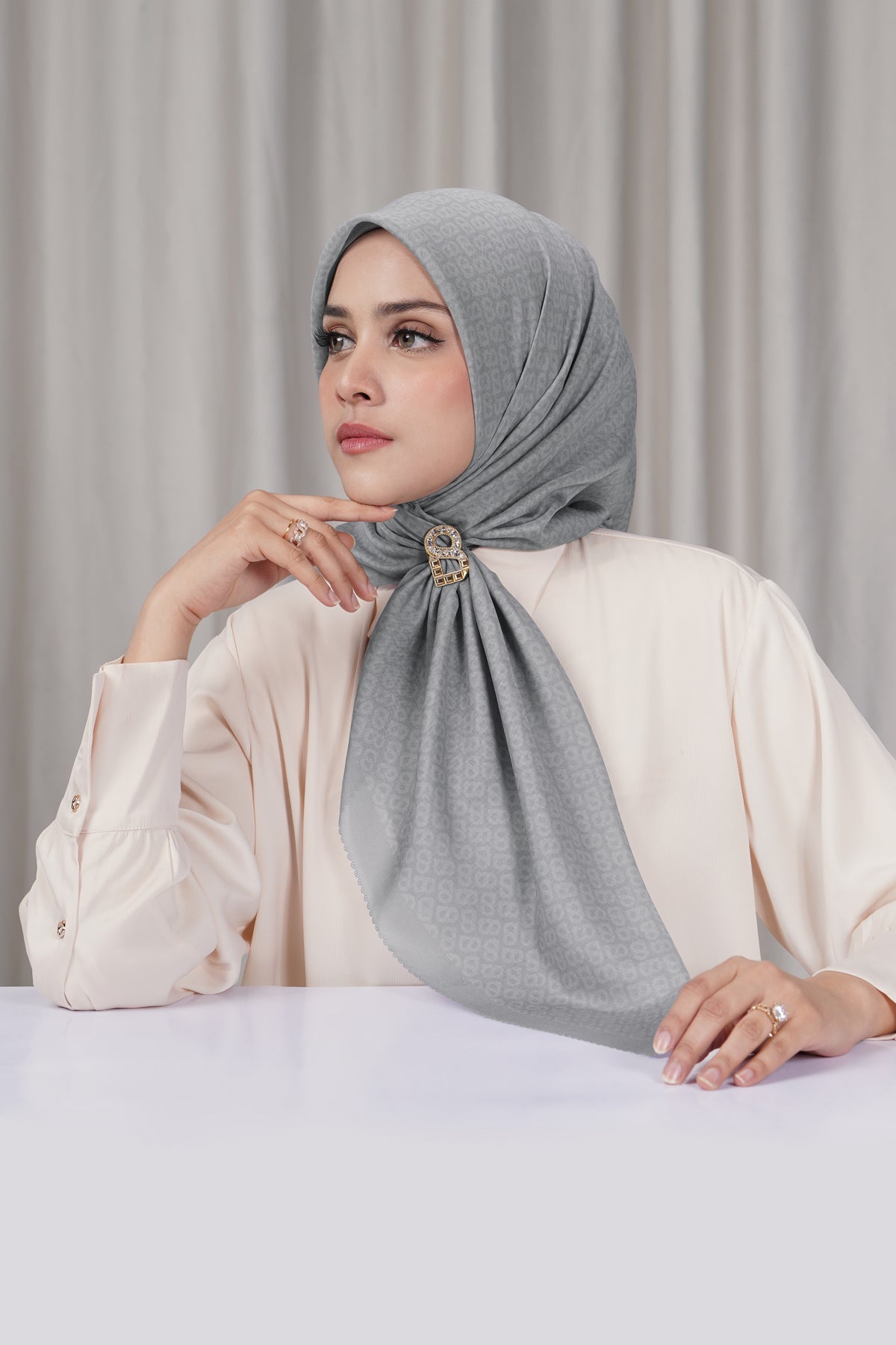 Tapis Square - Alloy