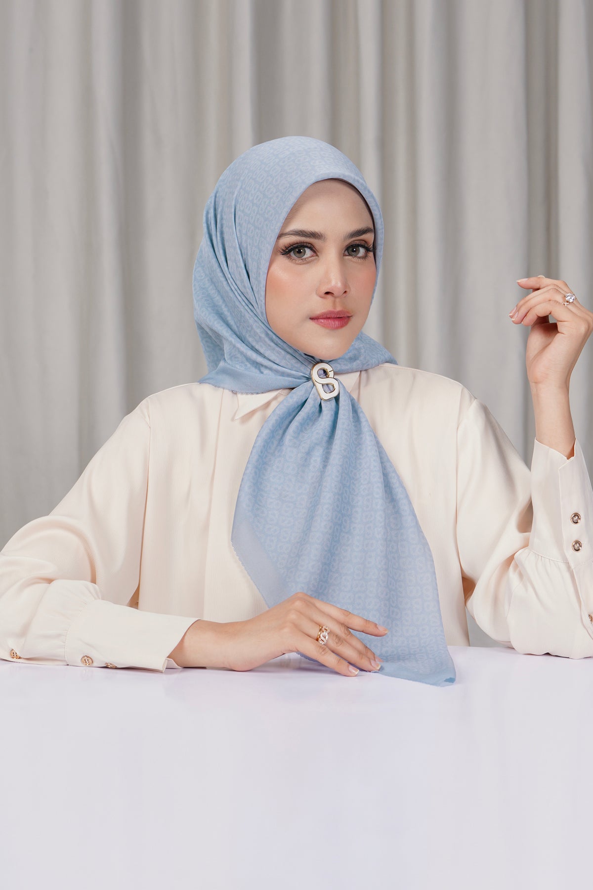 Tapis Square - Cashmere Blue