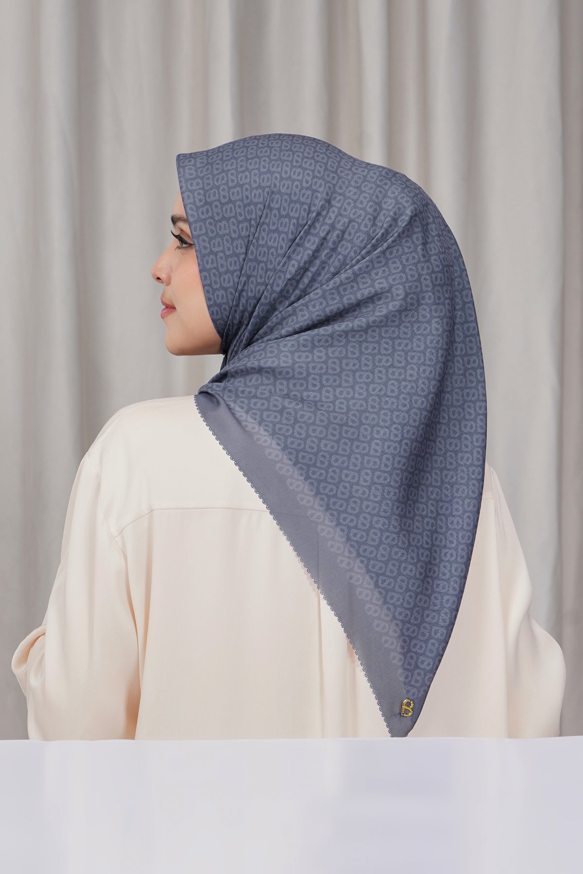 Tapis Square - Crown Blue