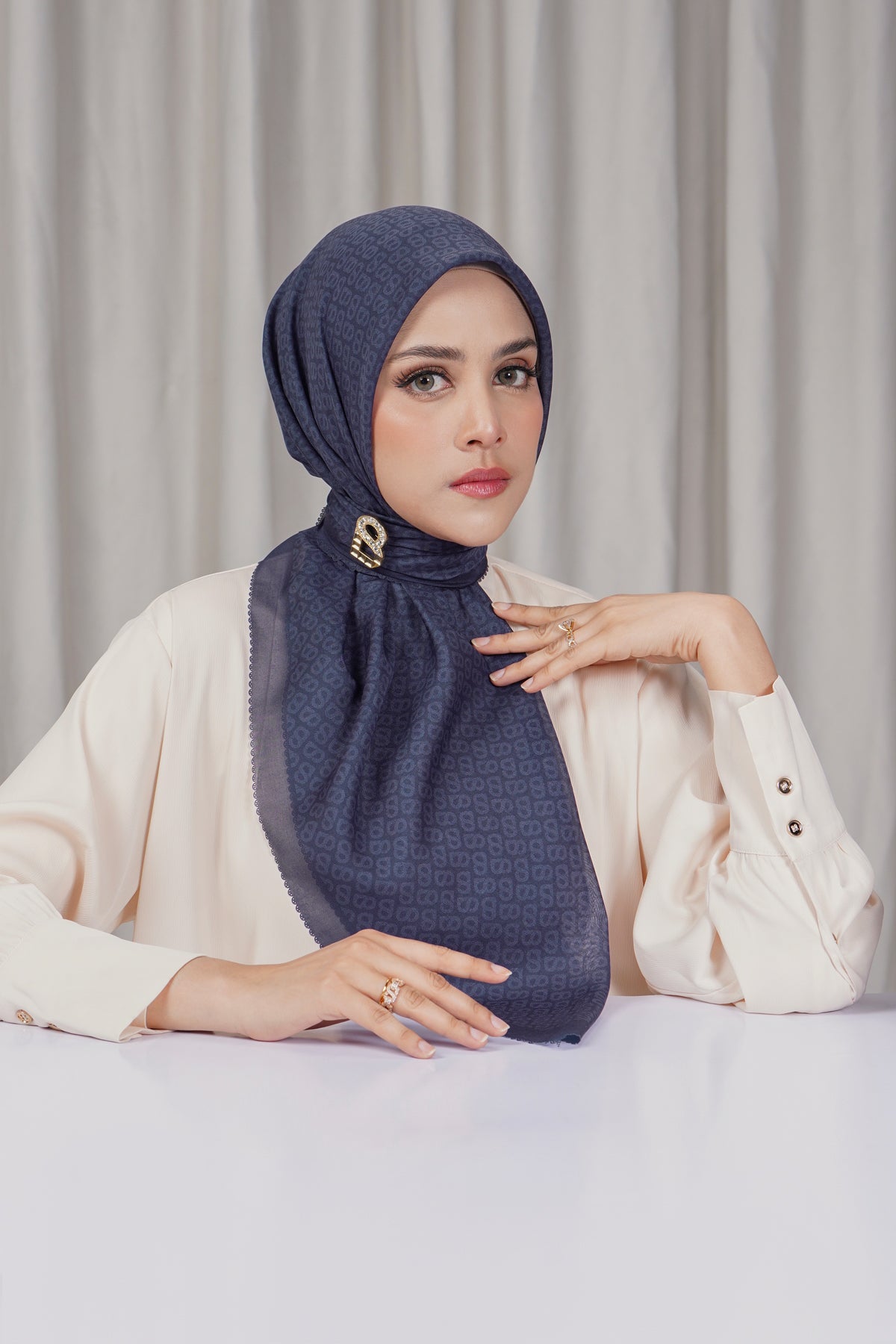 Tapis Square - Medieval Blue