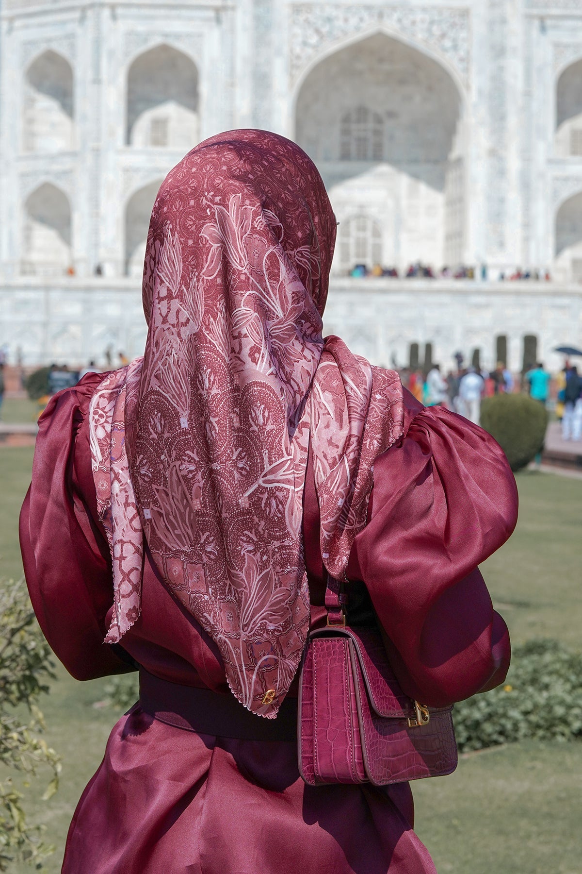 Maharani Satin Square - Maroon