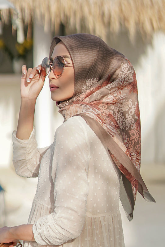 Les Amities Reborn Satin Square - Mocha